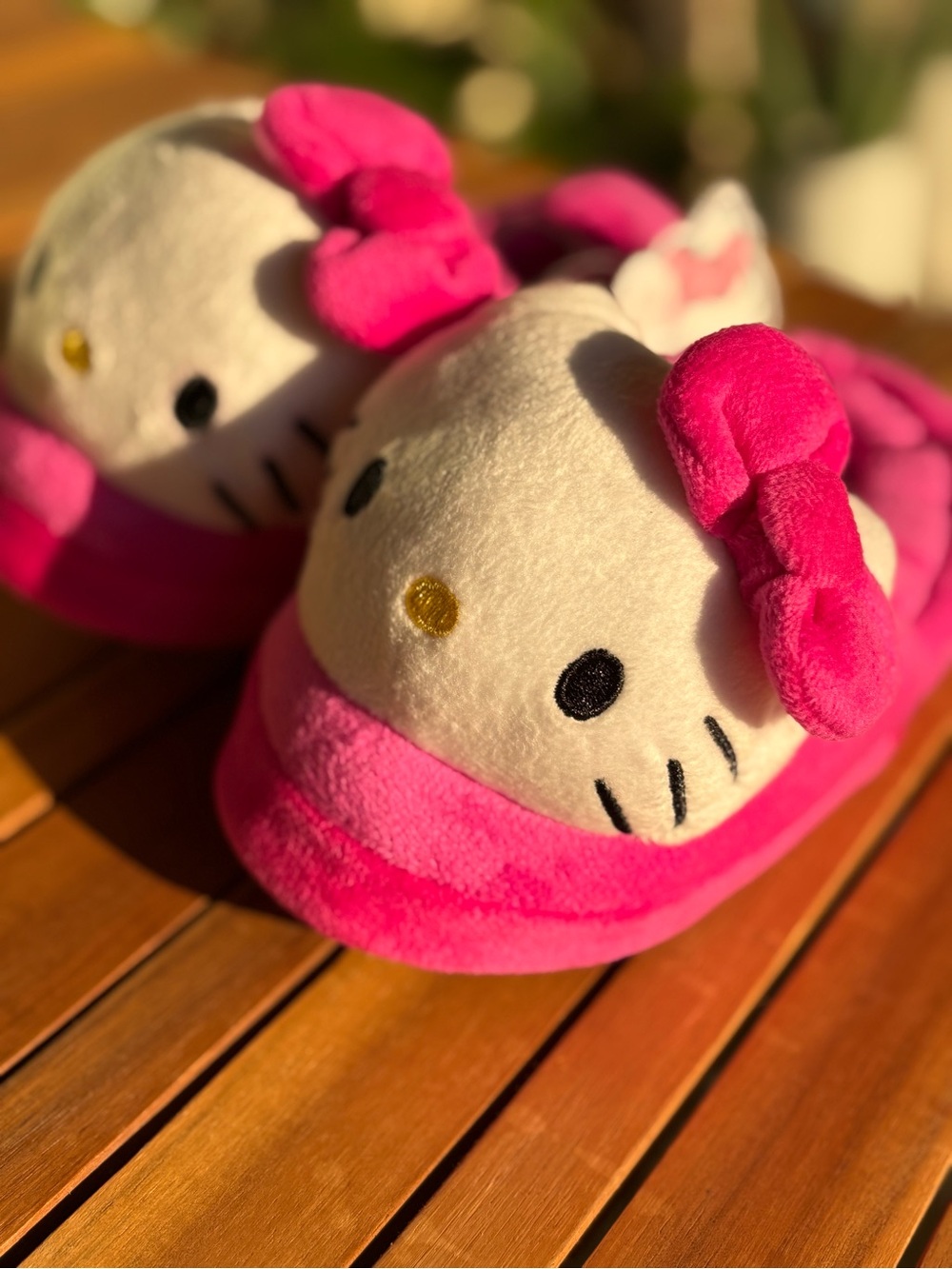 NWT 9/10 Toddler Hello Kitty Hot Pink Soft Plush Kids House Slippers with Bow